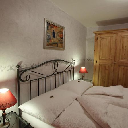 Auberge Communale De La Couronne Yvorne ภายนอก รูปภาพ