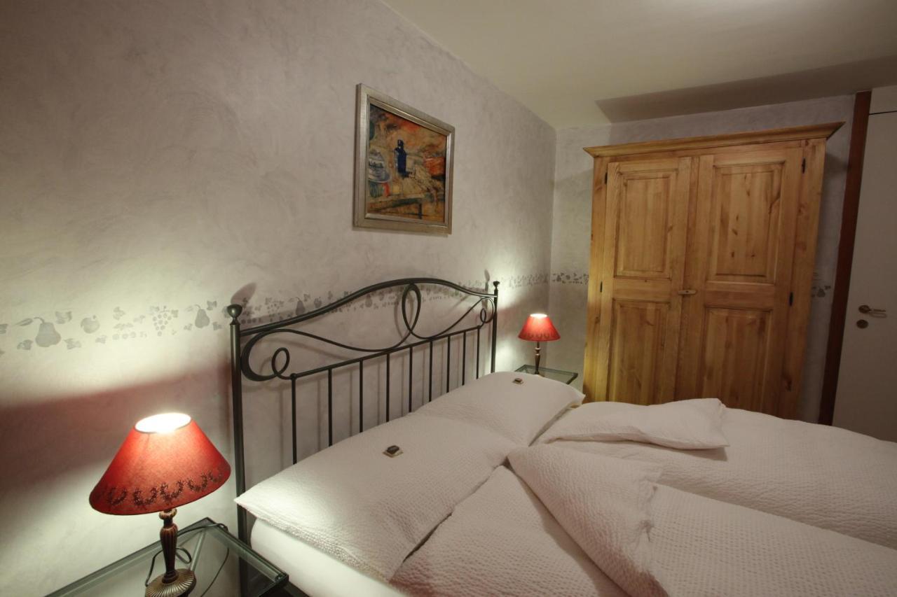 Auberge Communale De La Couronne Yvorne ภายนอก รูปภาพ
